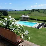 Di Chiusi With Pool Ferienhaus