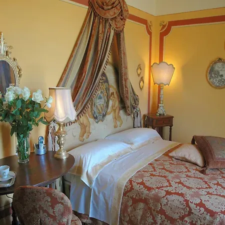 펜션 Di Chiusi With Pool *